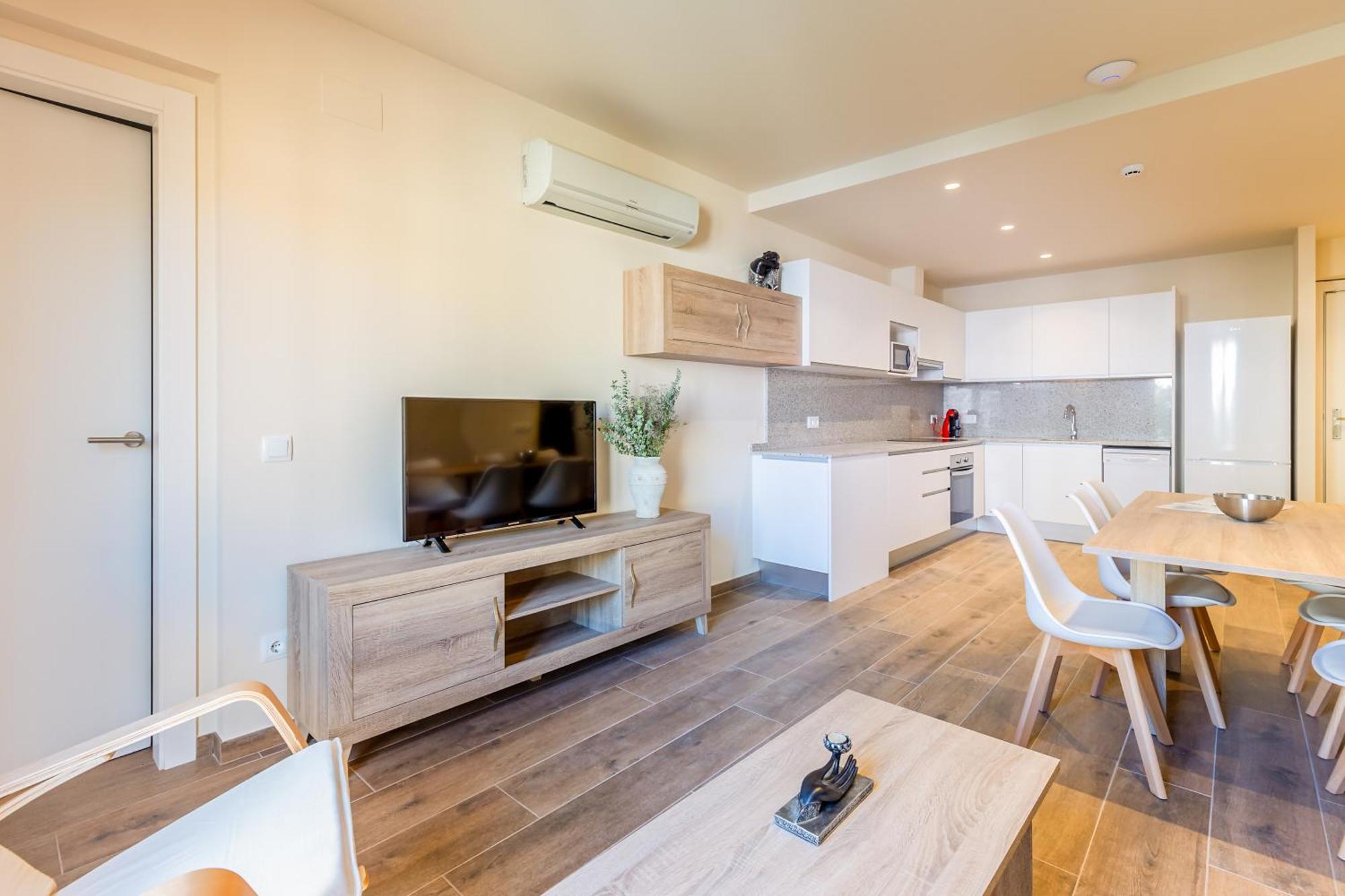 Besalu 21 New stylish apt on Plaça Llibertat Extérieur photo
