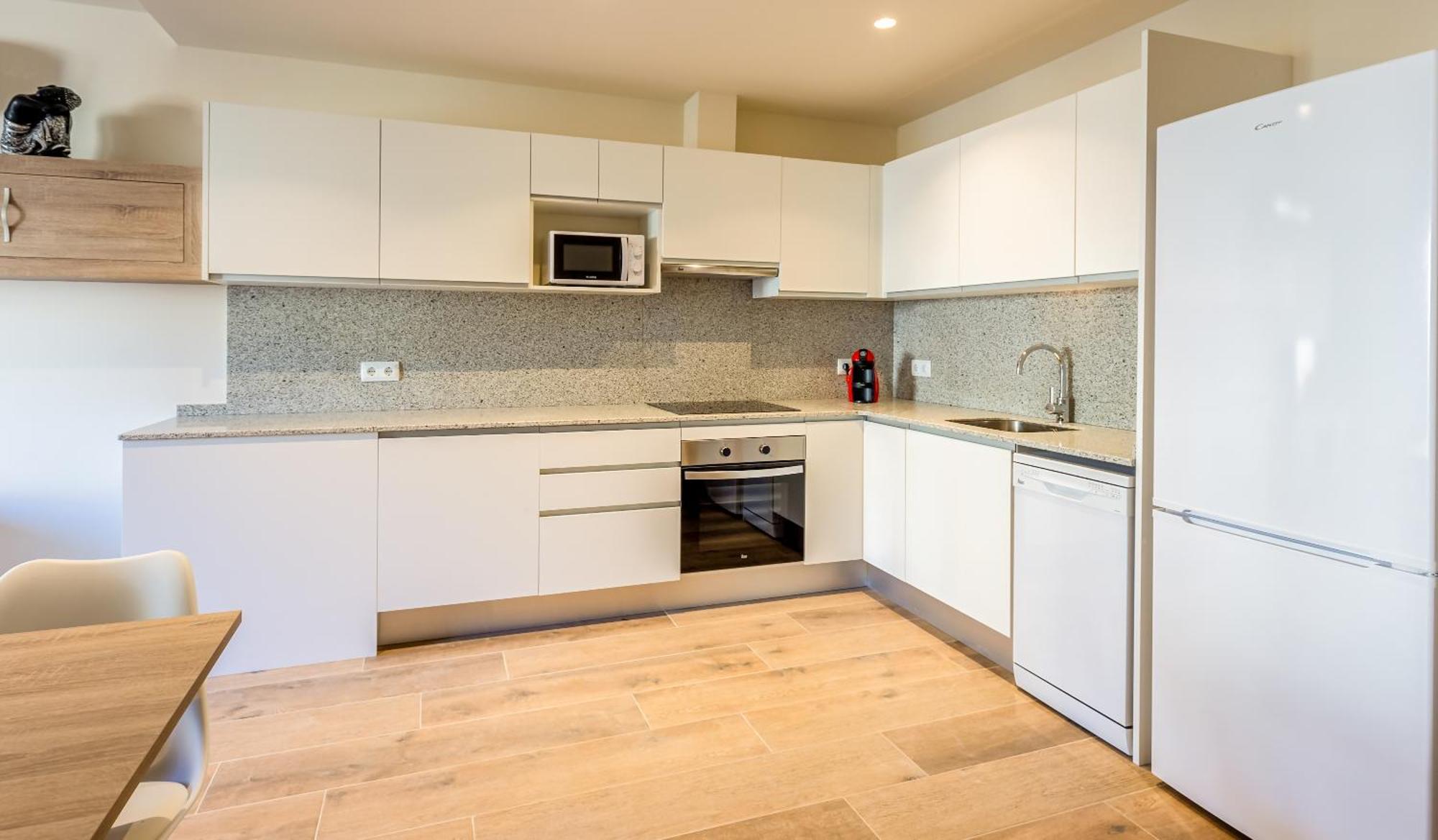 Besalu 21 New stylish apt on Plaça Llibertat Extérieur photo