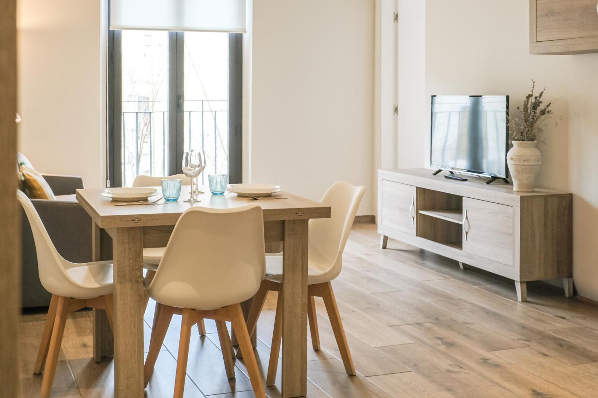 Besalu 21 New stylish apt on Plaça Llibertat Extérieur photo